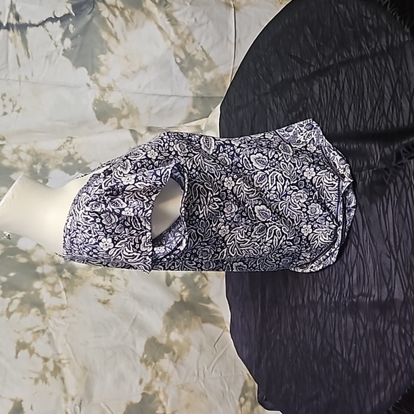 ★ 3 for $10 ★ TAHARI Blouse - Picture 2 of 5